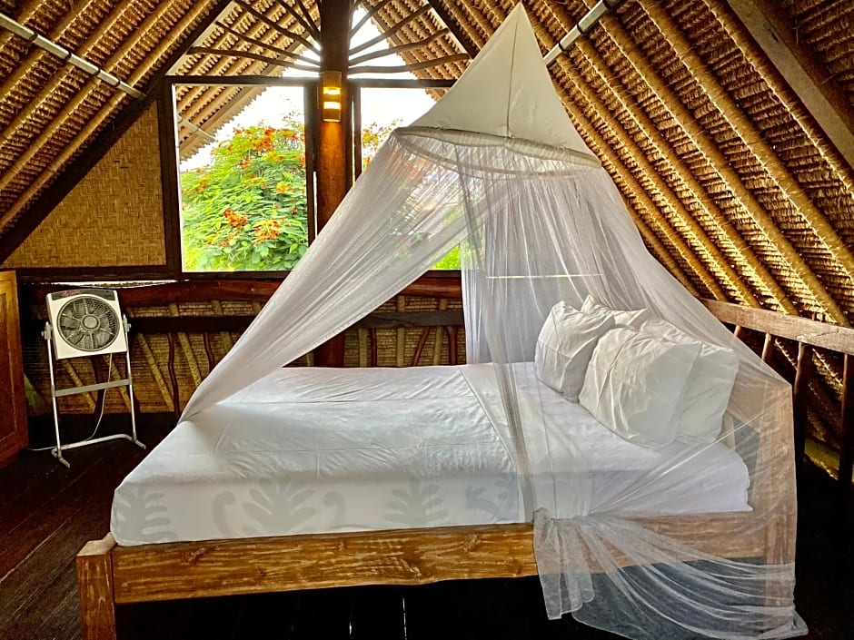 Flower Bud Bungalow Balangan