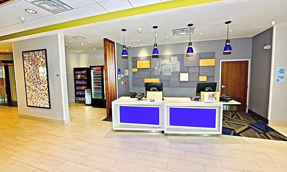 Holiday Inn Express & Suites Perryville I-55 By IHG