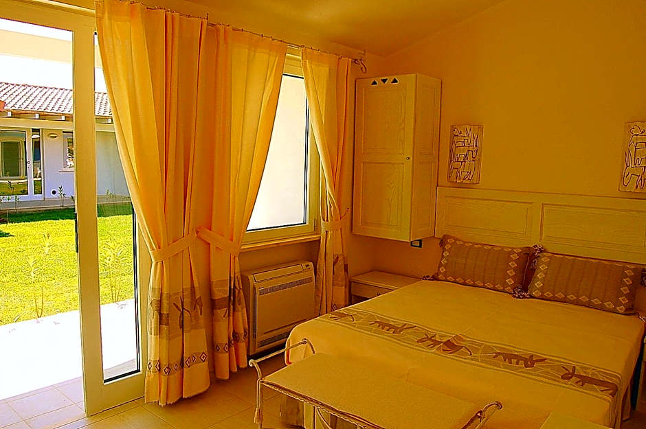 Photo 1 of 4 of Double Room