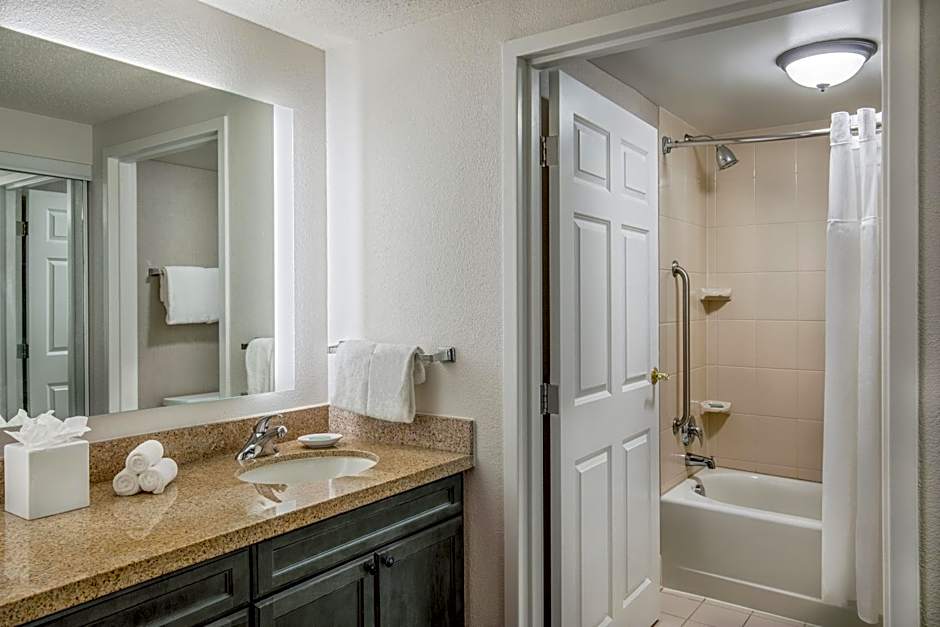 Residence Inn by Marriott Chesapeake Greenbrier