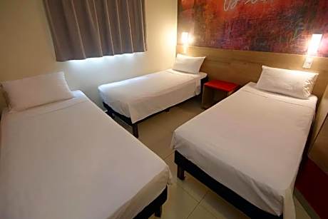 standard triple single beds C1