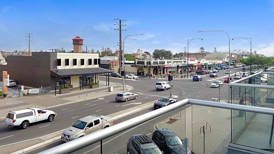 Semaphore Splash Apartments