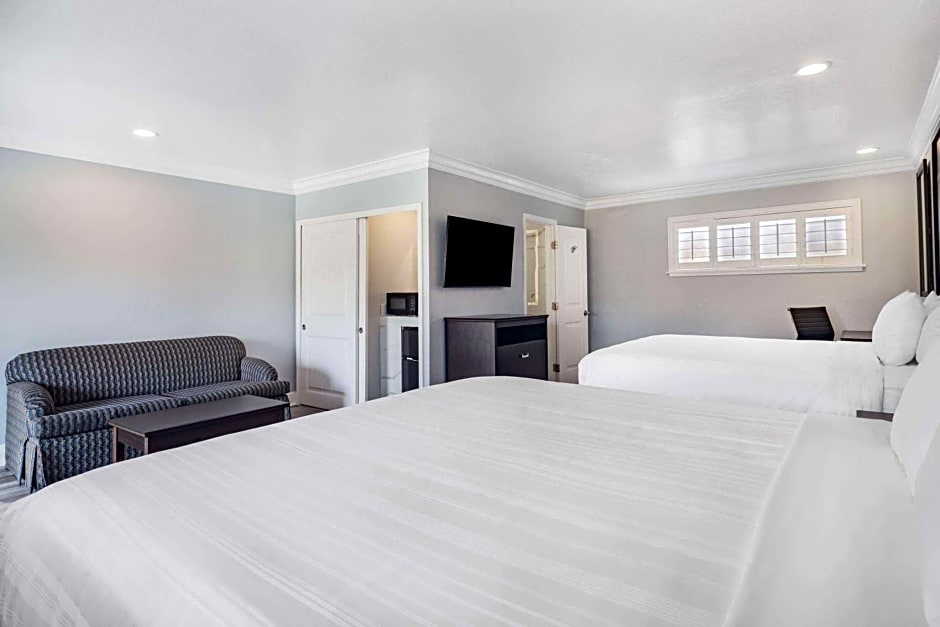 Aura Inn Monterey