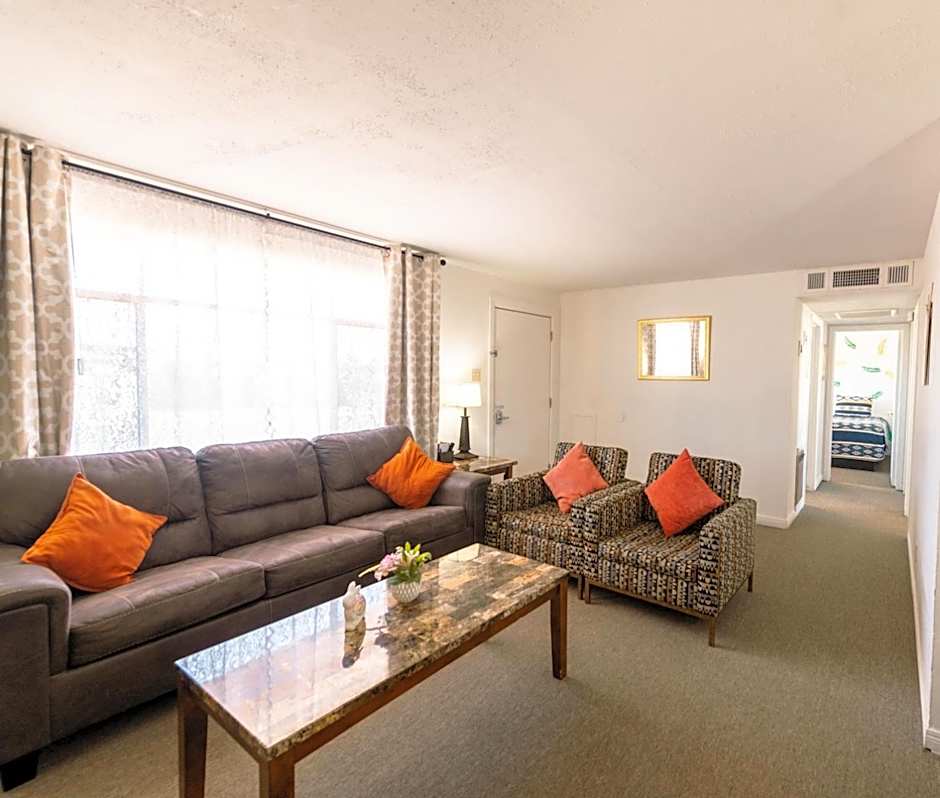 Home Style Apartments - 1 & 3 BR Suites with Full Kitchen