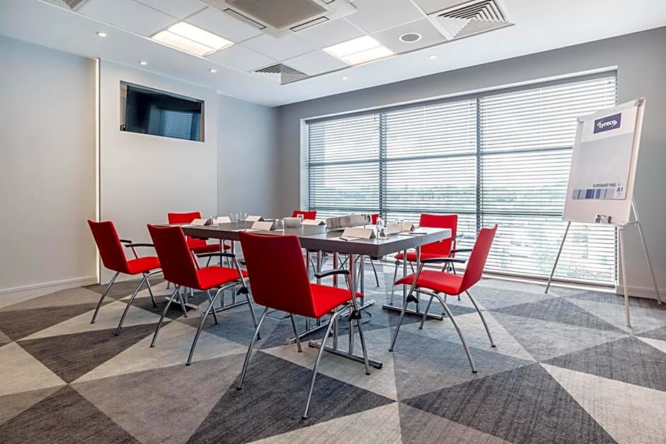 Holiday Inn Express Walsall M6 J10 By IHG