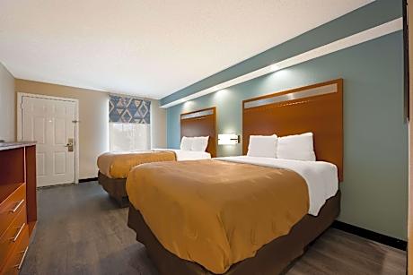 2 Double Beds Nonsmoking