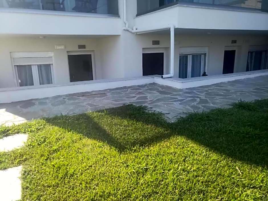 Villa Nikiti View semi-basement