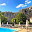 Logis Hotels - Hotel Restaurant Domaine Les Falaises