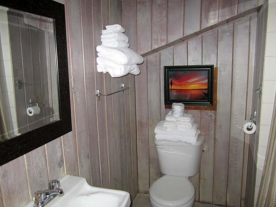 The Surf Lodge and Pub