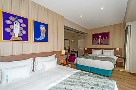 FAMILY ROOM STANDARD