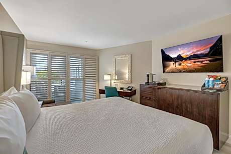 Standard Two Double Beds with Balcony