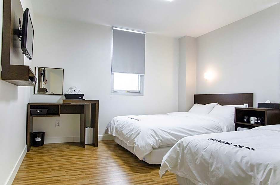 Ekonomy Haeundae Hostel & Guesthouse