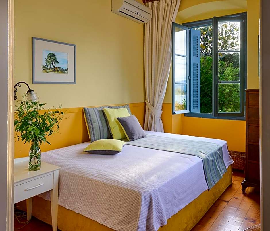 Sto Roloi Island Houses