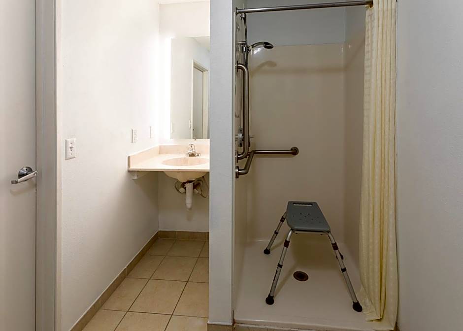 Grandstay Apple Valley