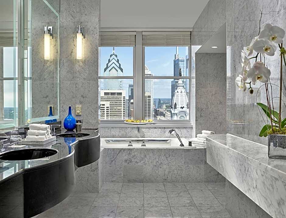 Loews Philadelphia Hotel