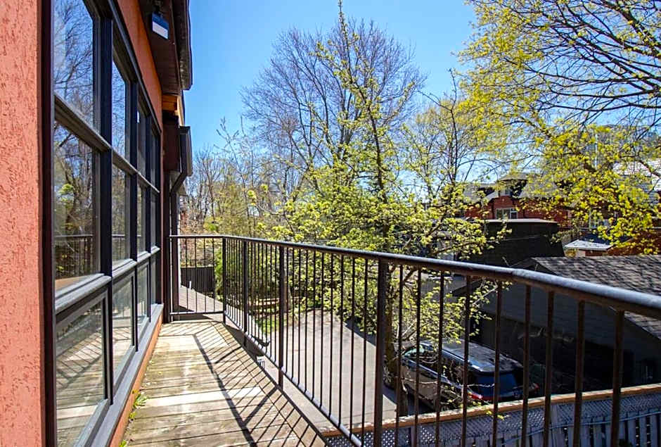 Warehouse Style Loft near Yorkville