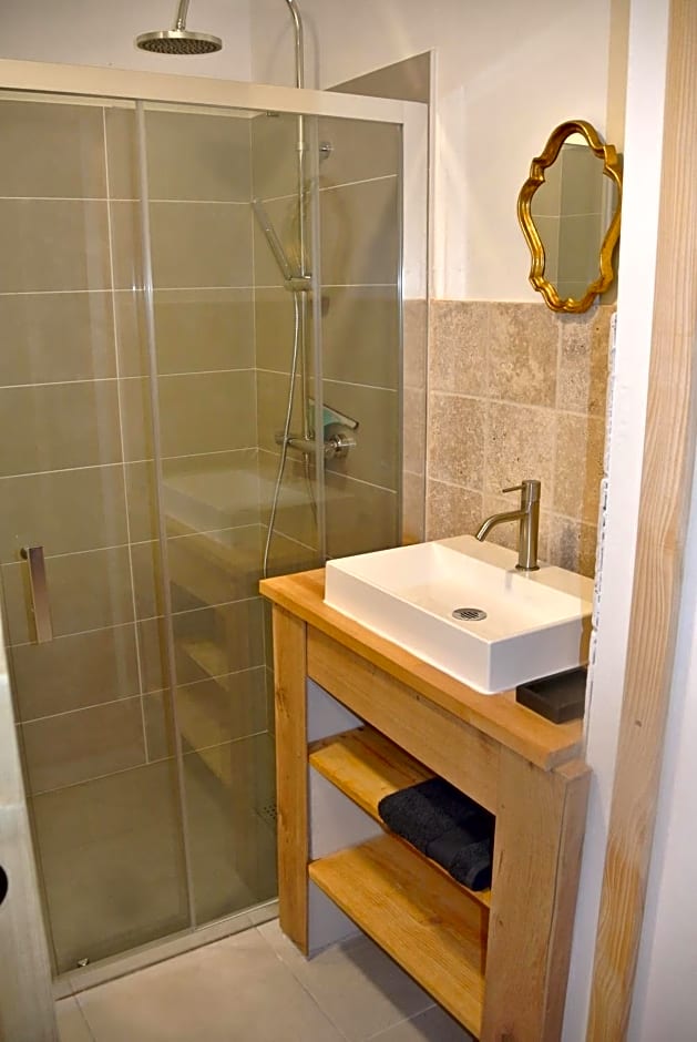 Double room on farm (La ferme du Tao)