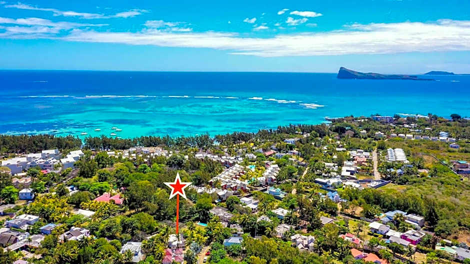 Cosy private bungalow pool 5 mins to beach