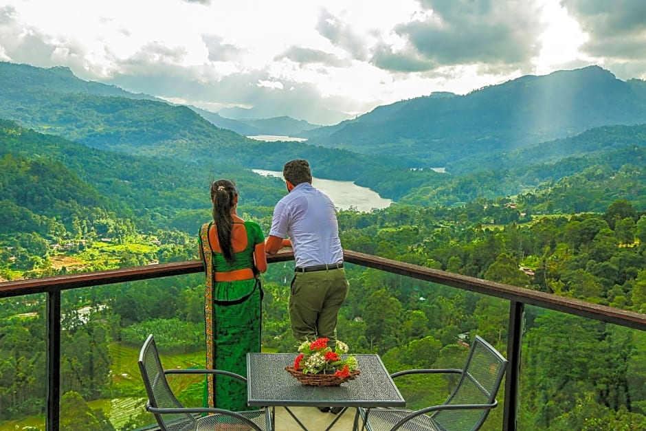 Oak Ray Hotel - Tea Bush Ramboda