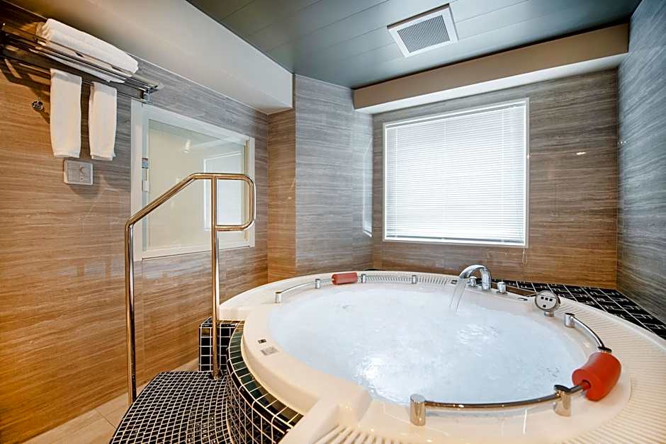 Hotel Front Inn Fukuoka Airport