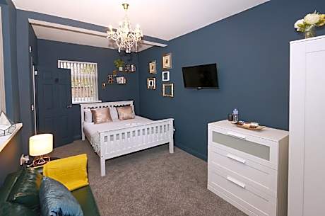 Townhouse PLUS @ 301 West Street Crewe