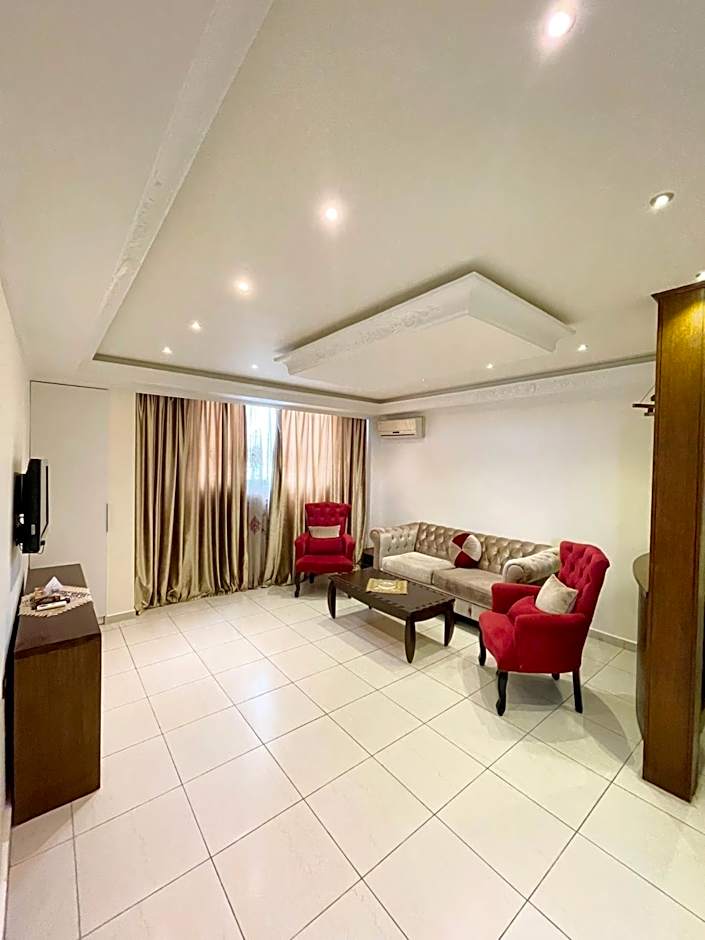 Royal Garden Hotel