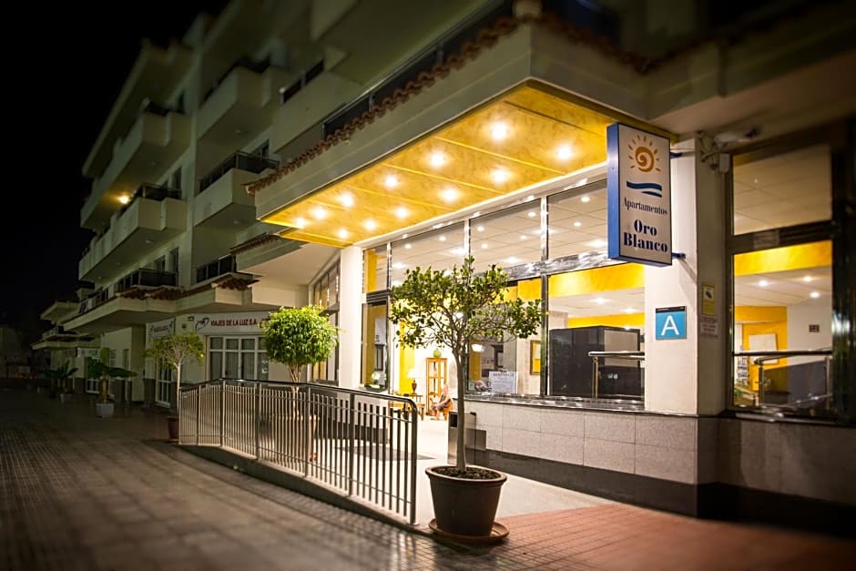 Apartamentos Oro Blanco