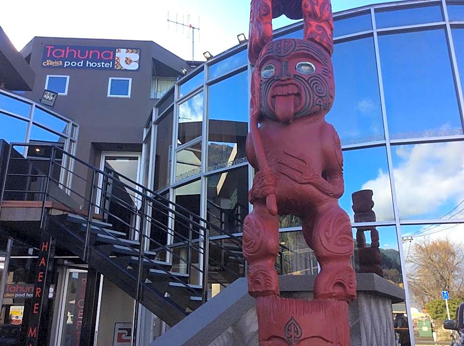 Tahuna Pod Hostel