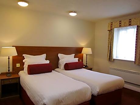 Standard Twin Room - Non-Smoking