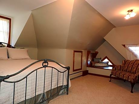 Double Room with Private External Bathroom