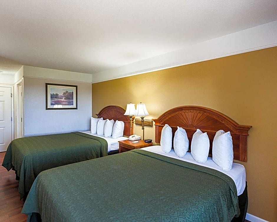 Quality Inn & Suites Seaworld North