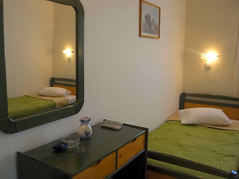 Photo 1 of 5 of Economy 2 Beds