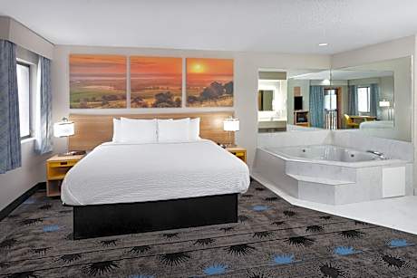 1 King Bed Studio Suite Non-Smoking