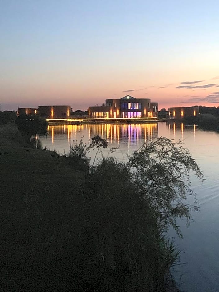 Lakeside Fishing Lodges