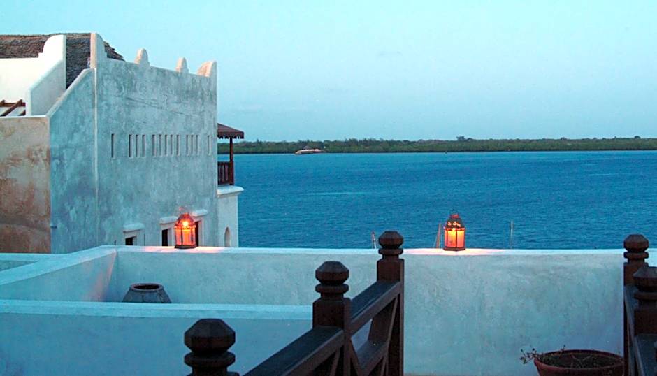 LAMU HOUSE