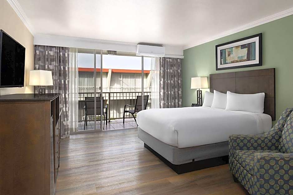 Travelodge by Wyndham Monterey Bay