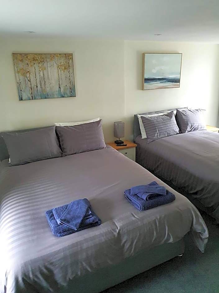 Red Lion Rooms - Self Check In