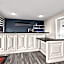 Econo Lodge Inn & Suites