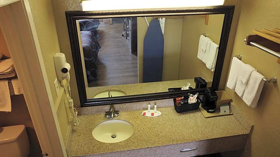 Super 8 by Wyndham Kingsville