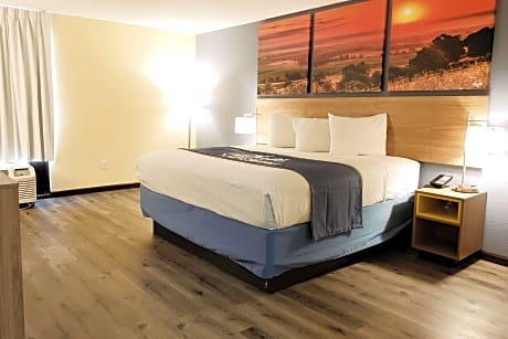 King Room - Mobility Access/Non-Smoking