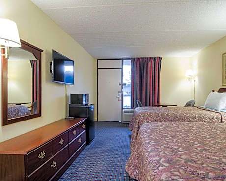 2 Double Beds, Nonsmoking, Accessible