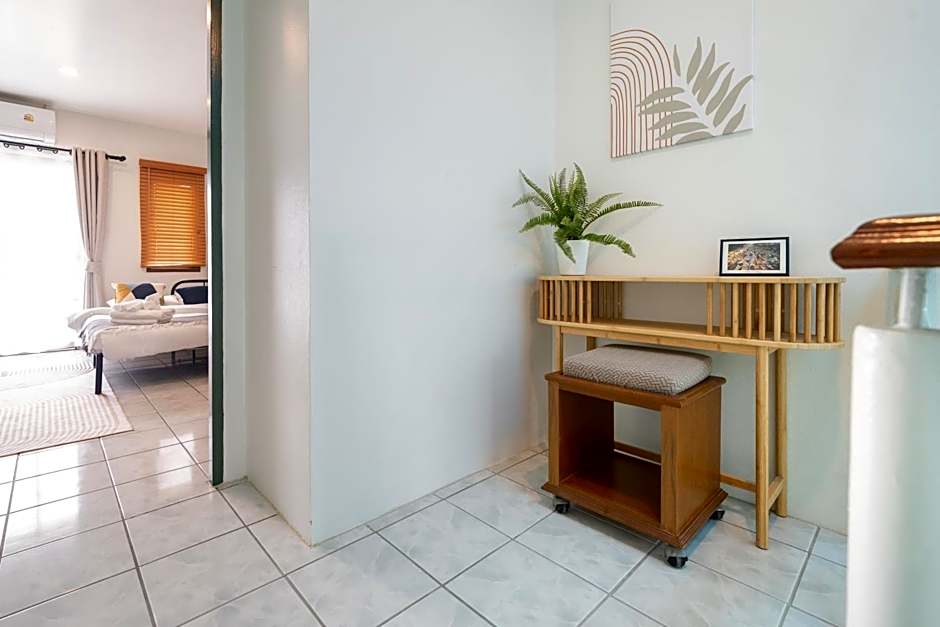 5 mins walk Bangla,beach,3BR