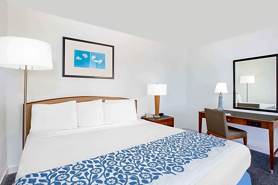 Days Inn by Wyndham Emporia