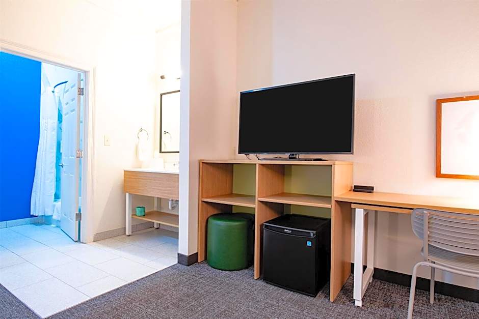 Spark by Hilton Lafayette South