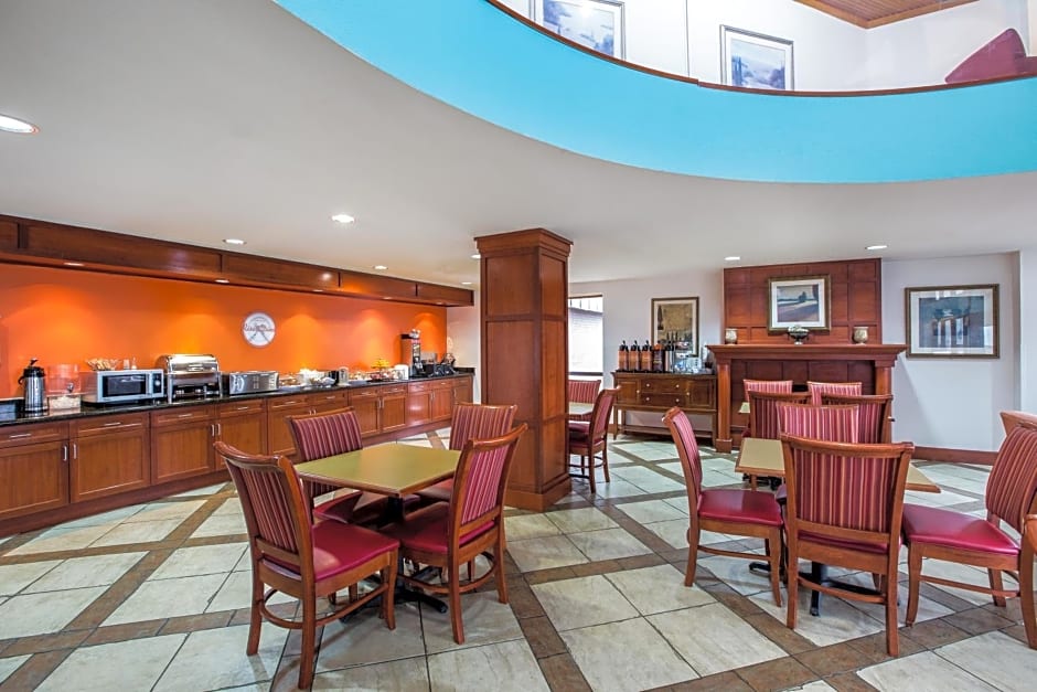 Howard Johnson by Wyndham Evansville East