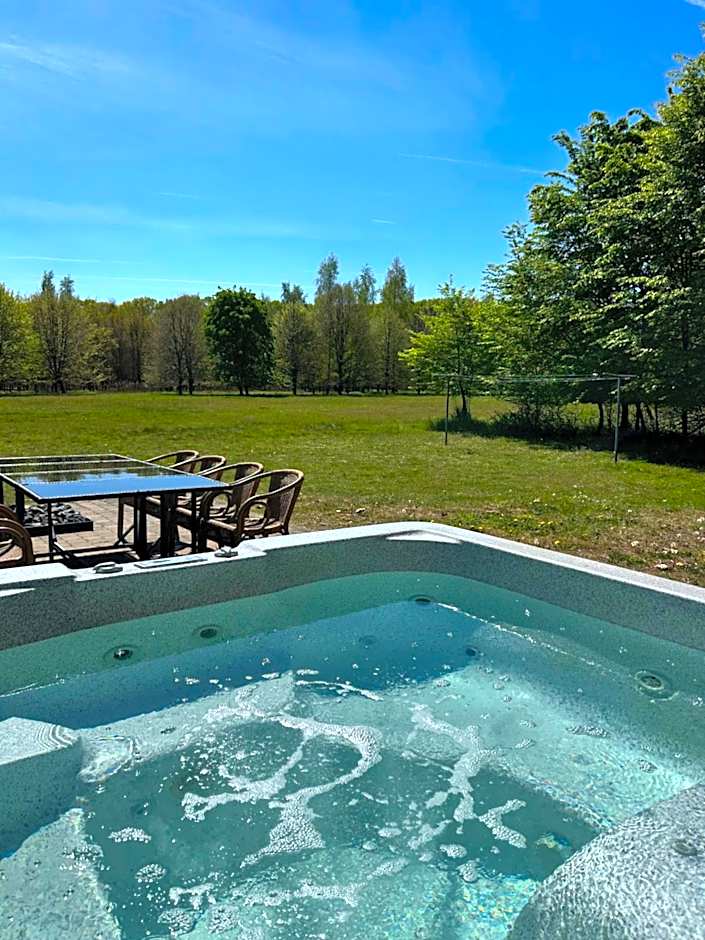 Foto 1 de 50 de Unieke vakantiewoning met jacuzzi in de natuur