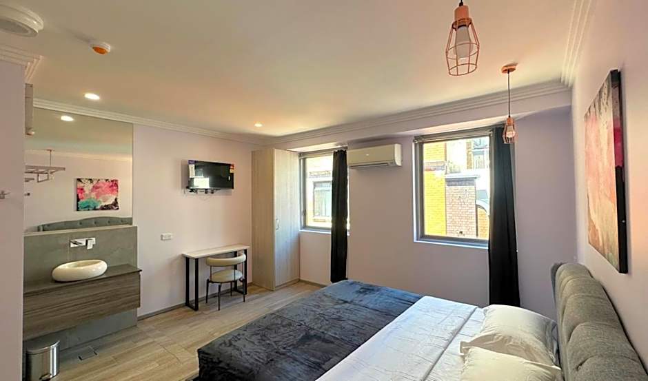 Sydney RiseOn Hotel