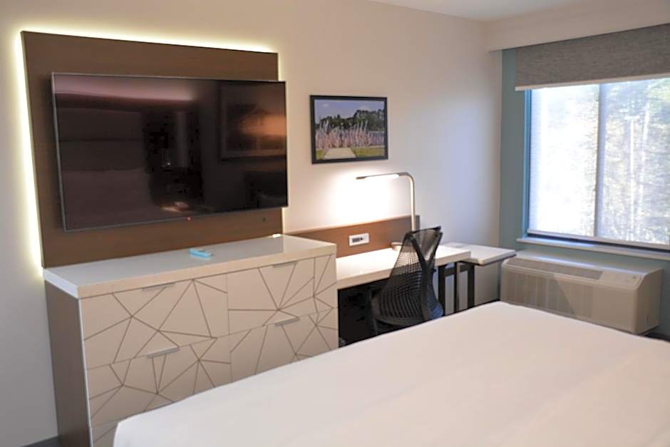 Four Points by Sheraton Fayetteville Fort Liberty