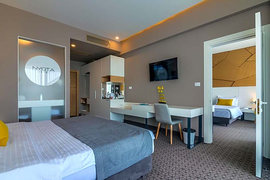 Nyota Hotel & Conference Center