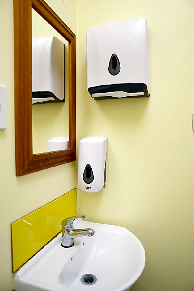 Silverfern Backpackers